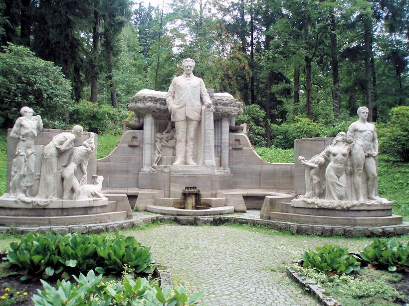 jiný vodní zdroj Priessnitzův pomník (8992) - srpen 2014