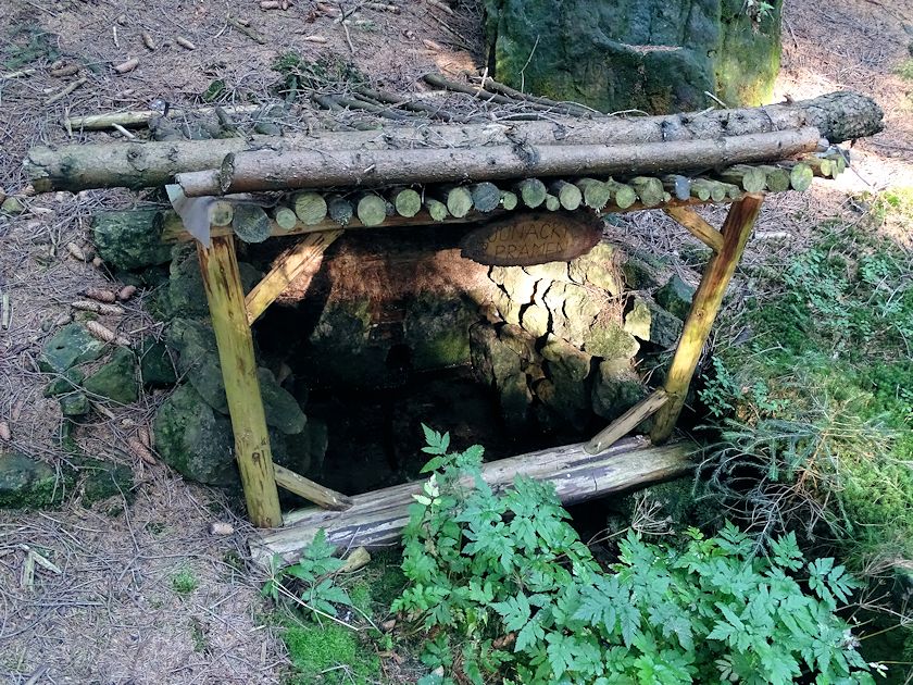 studánka Junácký pramen (8999) - srpen 2014