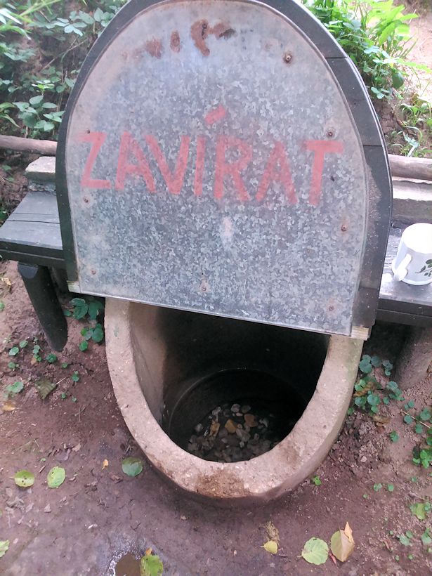 studánka Dolánky (10009) - duben 2015