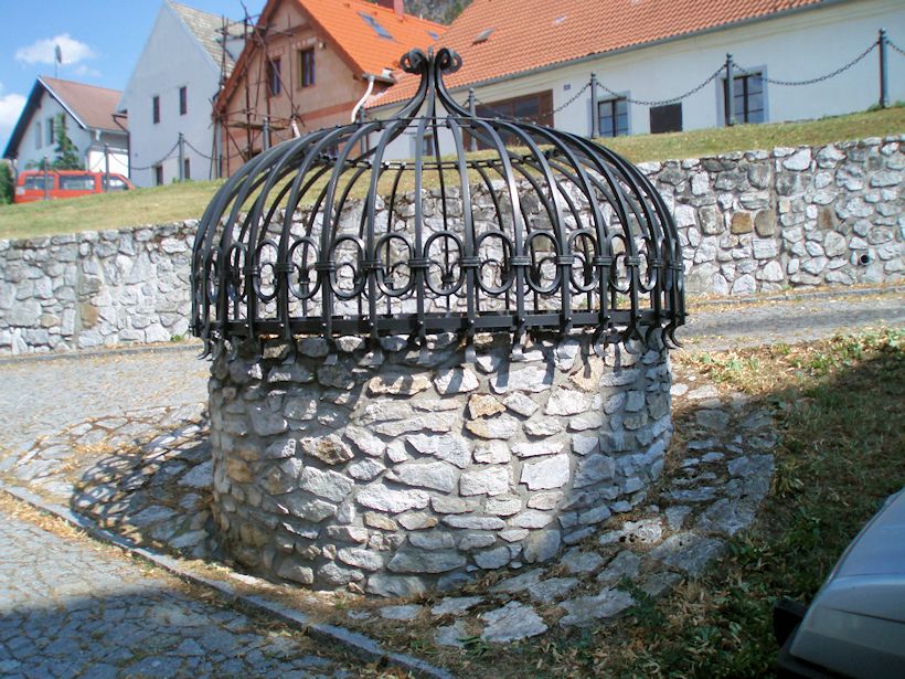 studna bez jména (10019) - červenec 2015