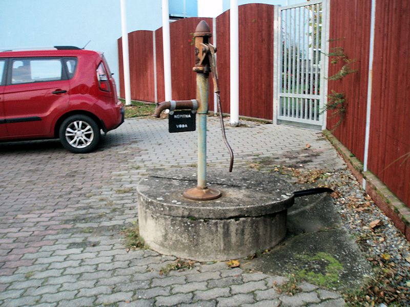 studna bez jména (9228) - říjen 2014