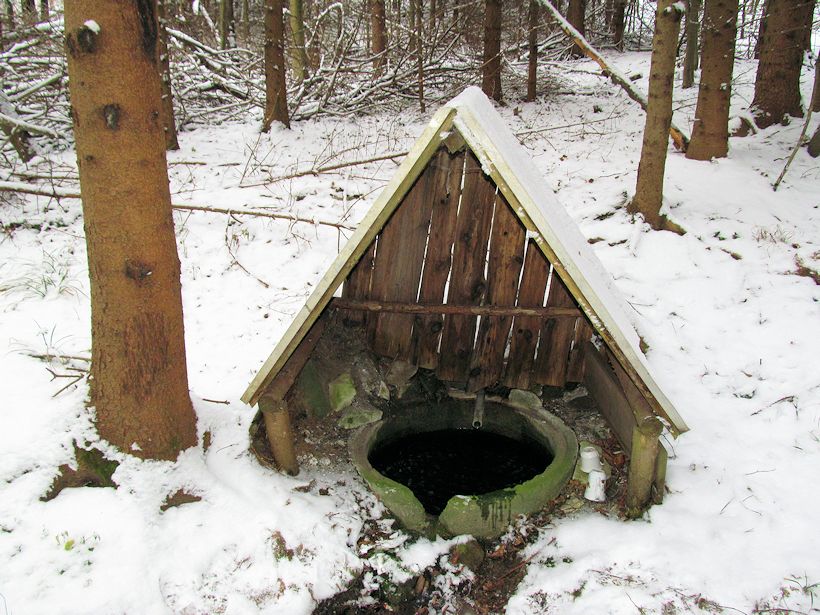 studánka Pod Chatů (9374) - prosinec 2014
