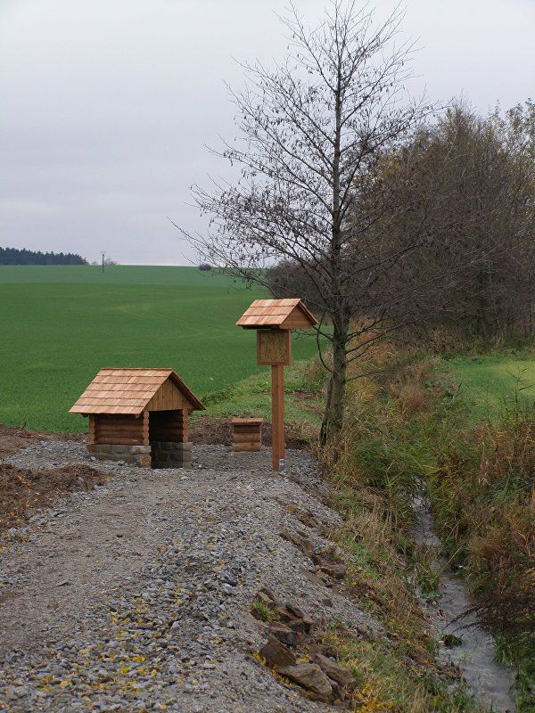 studánka U obrázku (9558) - květen 2015