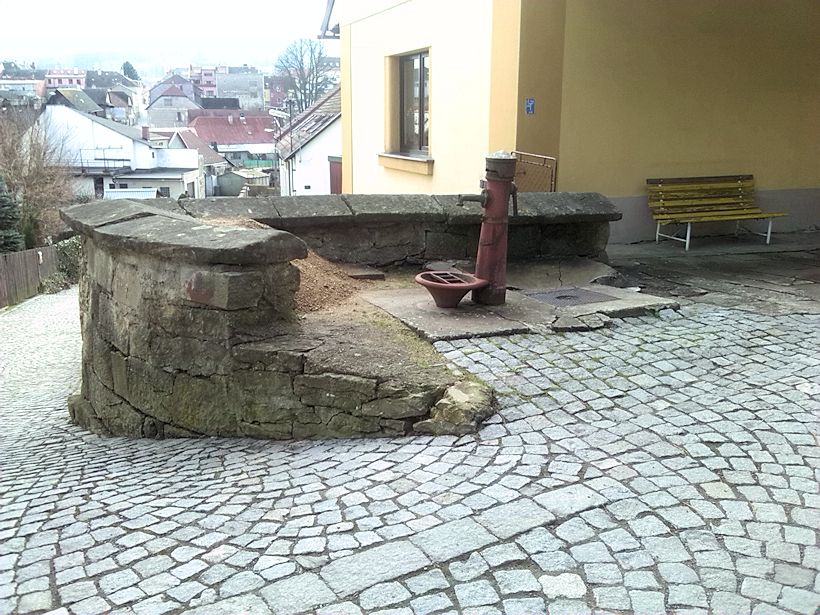 studna Pod Kostelíčkem (9602) - duben 2015