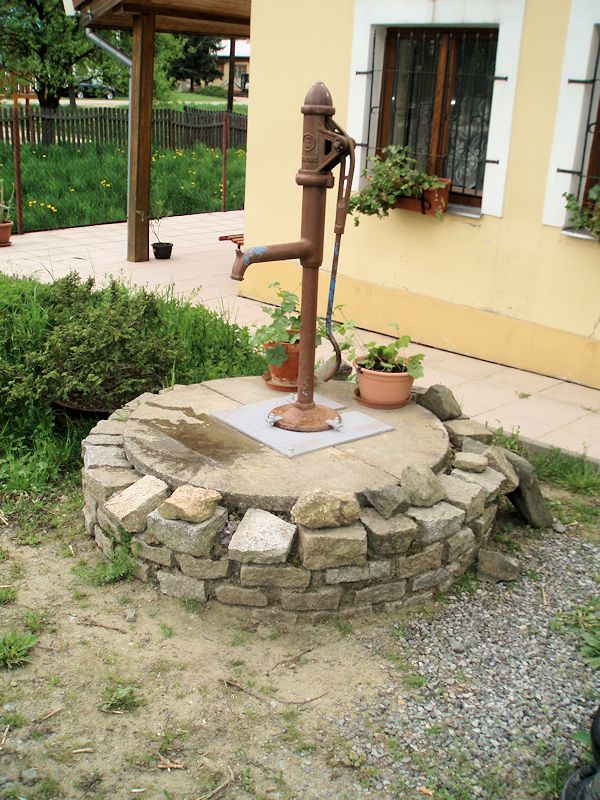 studna bez jména (9771) - květen 2015