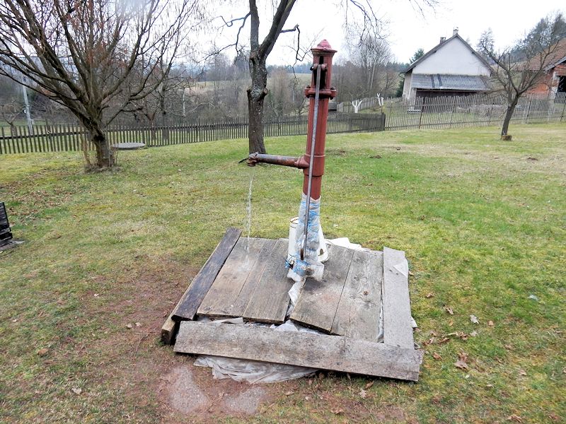 studna V Kočtině (10560) - duben 2016