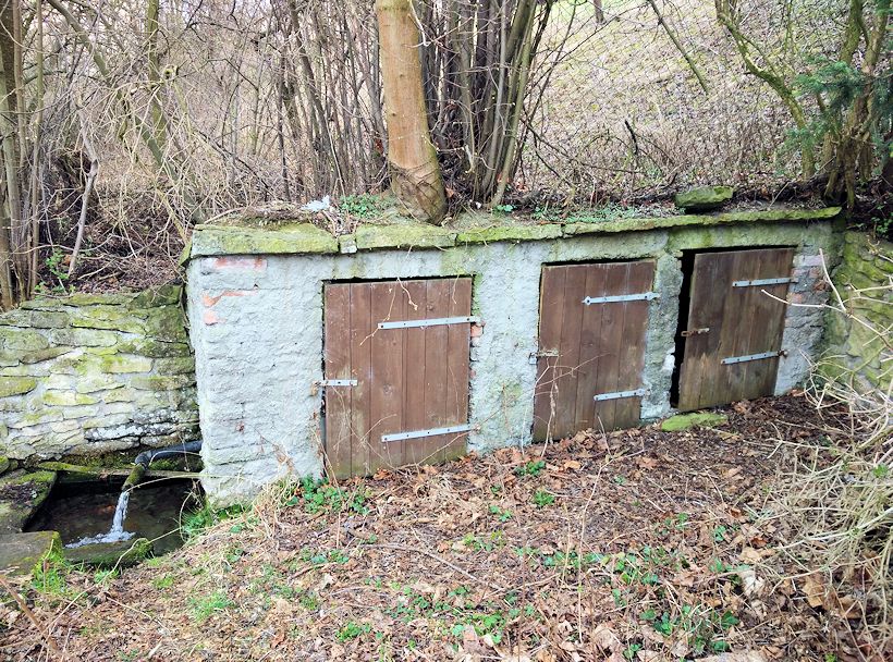 studánka Pod starým mlýnem (10562) - duben 2016