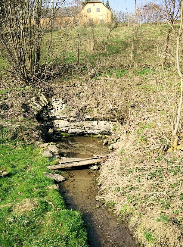 Karlova studánka 2 (10564) - duben 2016