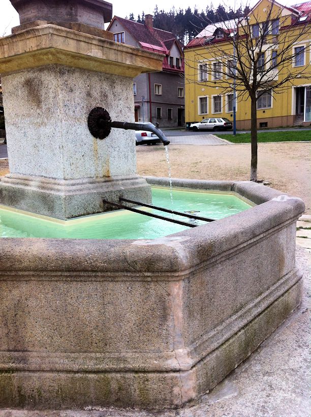 studna Smržovská kašna (10609) - duben 2016