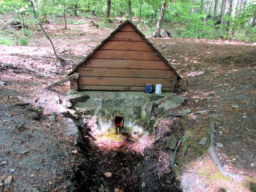 studánka Pod Klenkou (10696) - květen 2016