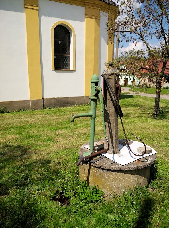 studna U kaple (10703) - květen 2016