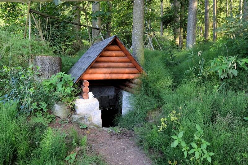 studánka Na Mrtoli (10810) - červenec 2016