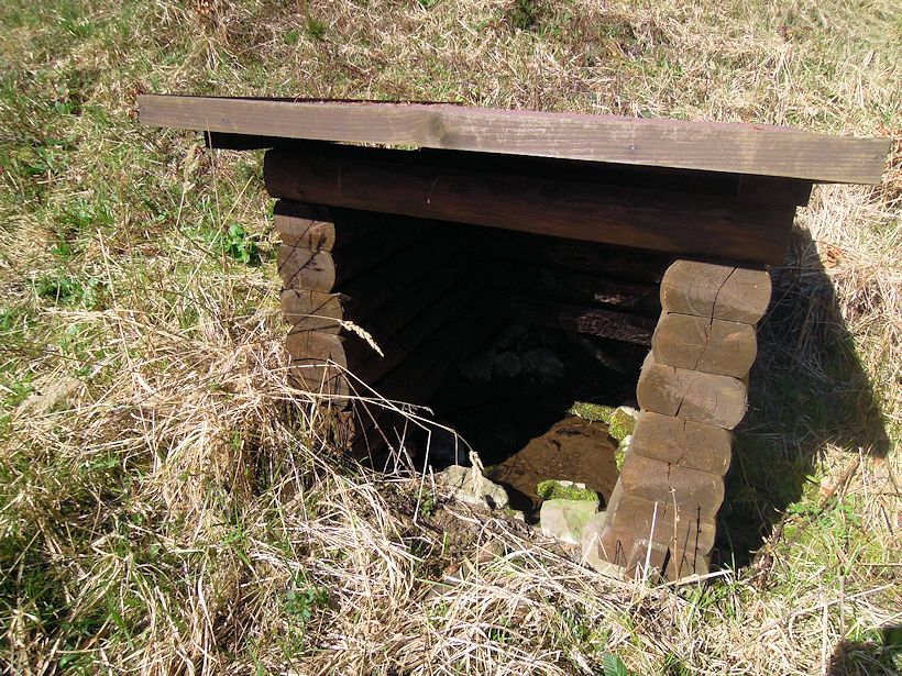 studánka Pod Táhlinou (11212) - duben 2017