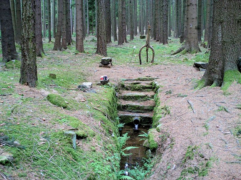 studánka Pod Klůčím (11317) - květen 2017