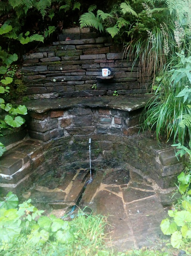 studánka Lačnov (11526) - červenec 2017