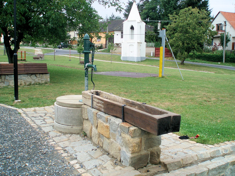 studna bez jména (11545) - červenec 2017