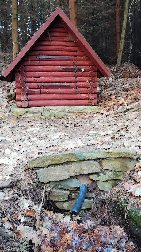 studánka U Buršova mlýna (11936) - květen 2024