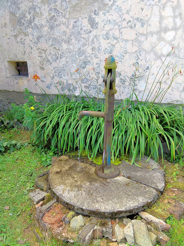 studna Laudonská 1 (12221) - červenec 2018