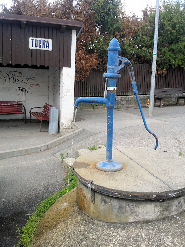 studna Na náměstí Antonína Pecáka (12656) - červen 2019