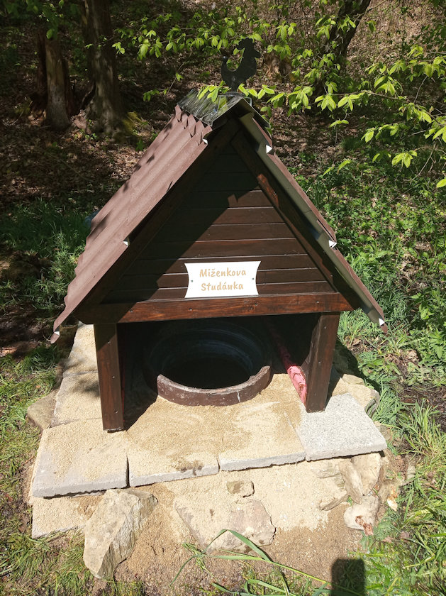 Miženkova studánka (12710) - květen 2023