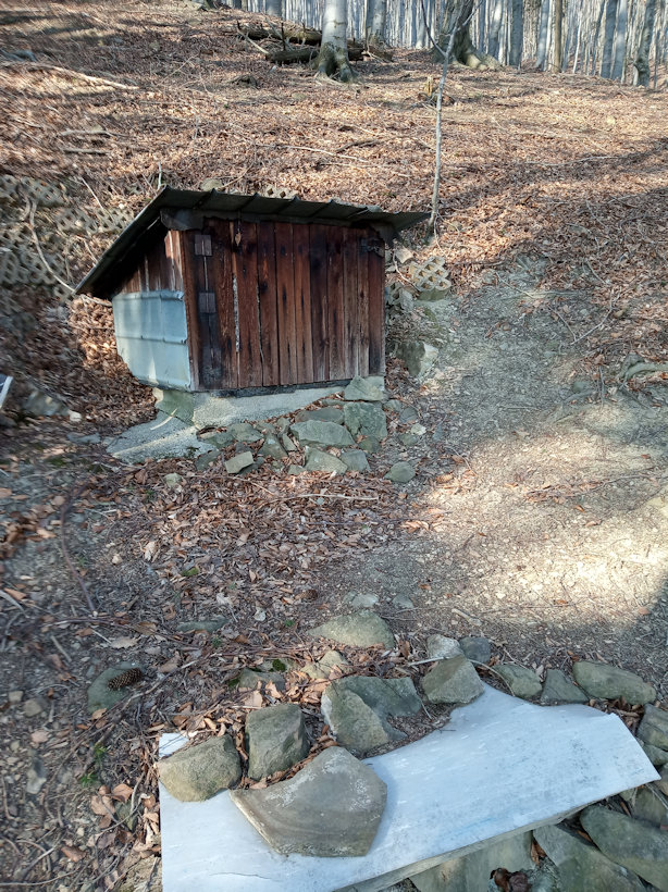 studánka Mišákova (13220) - březen 2020